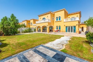 Villa Paradiso — Luxury villa for rent in Discovery Gardens